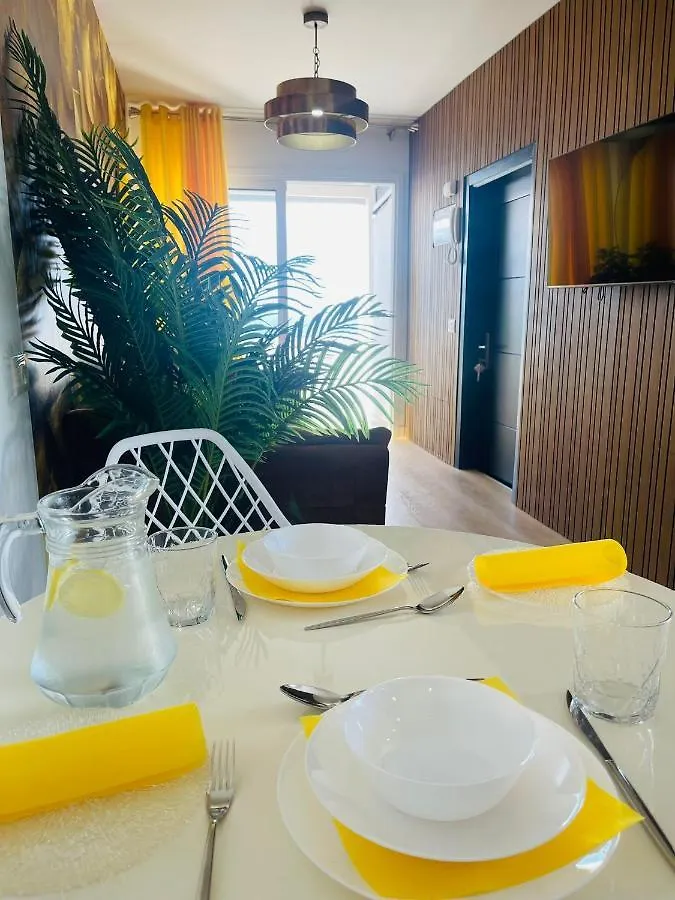 La Dolce Vita Penthouse 2 Bedroom Apartment アロナ