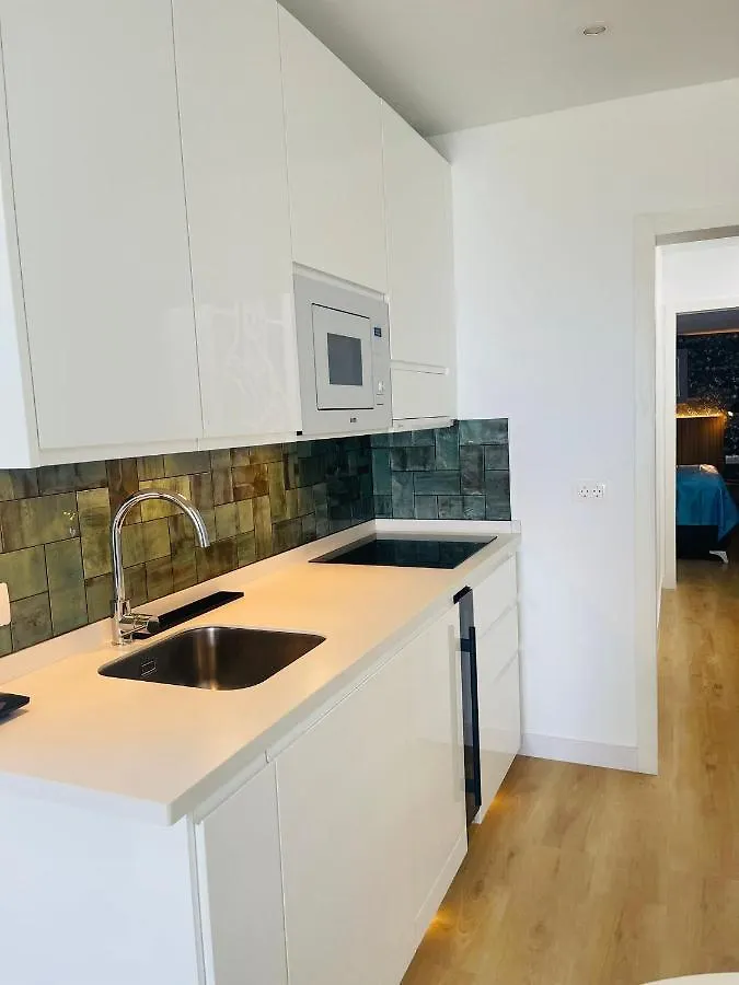La Dolce Vita Penthouse 2 Bedroom Apartment アロナ