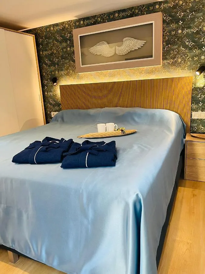 La Dolce Vita Penthouse 2 Bedroom Apartment アロナ