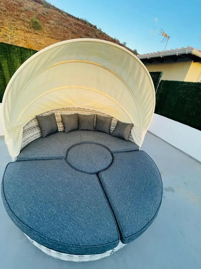 La Dolce Vita Penthouse 2 Bedroom Apartment アロナ 0*,  スペイン